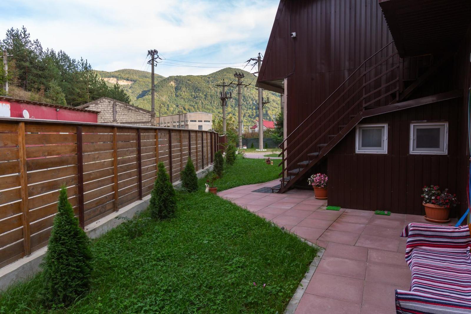 Casa Vio Pension Nehoiu Buitenkant foto
