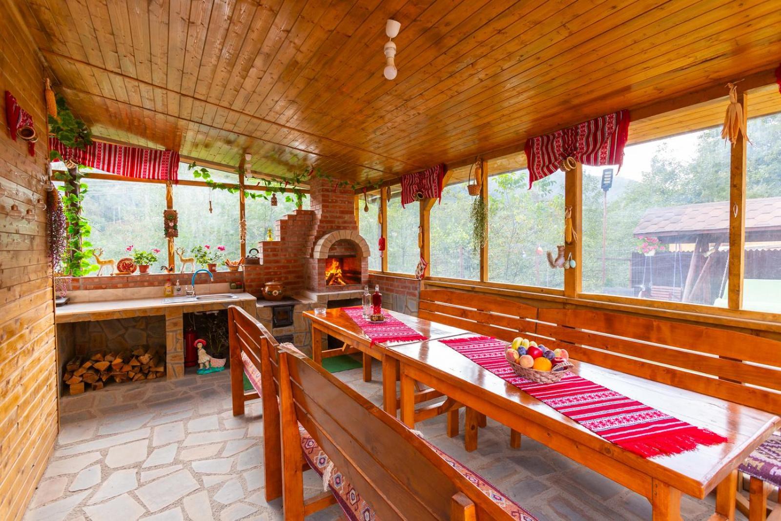 Casa Vio Pension Nehoiu Buitenkant foto