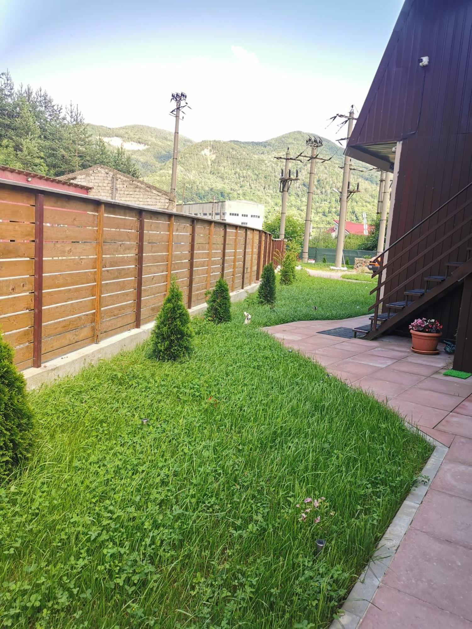 Casa Vio Pension Nehoiu Buitenkant foto